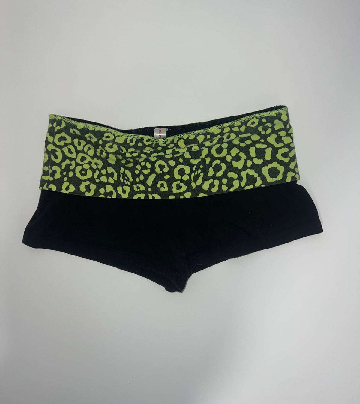 No boundaries shorts